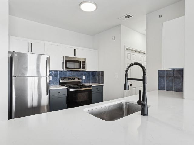 2 BR, 2 BA Apartment 7301 Oakmont Boulevard Unit 1625, Fort Worth, TX 76132