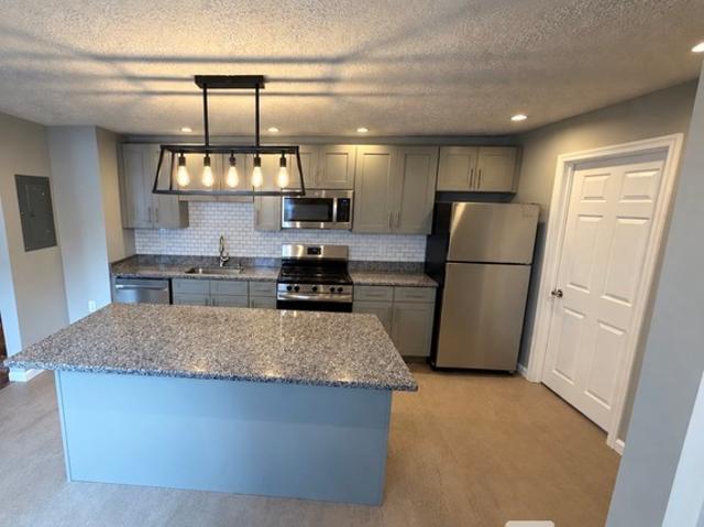 2 BR, 2 BA Apartment 730 Boulevard Ave, Unit 1, Dickson City, PA 18519