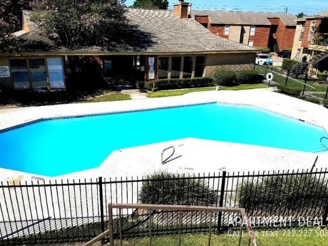 2 BR, 2 BA Apartment 7352 Alabonson RdÂ, Houston, TX 77088