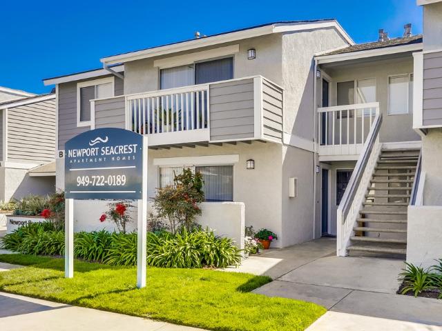 2 BR, 2 BA Apartment 843 West 15th Street Unit 24, Newport Beach, CA 92663