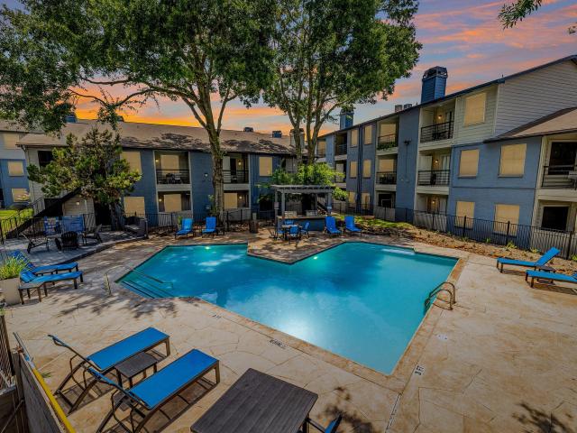 2 BR, 2 BA Apartment 8410 W Bartell Dr Unit 301, Houston, TX 77054