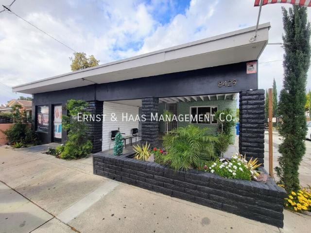 2 BR, 2 BA Apartment 8429 Somerset Blvd Paramount, CA 90723
