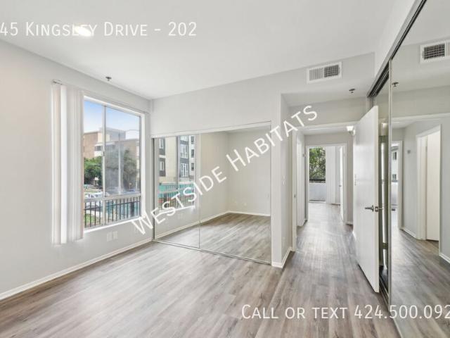 2 BR, 2 BA Apartment 845 Kingsley Drive, Los Angeles, CA 90005