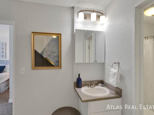 2 BR, 2 BA Apartment 848 S Dexter Street, Denver, CO 80246