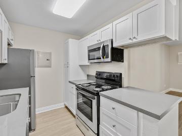 2 BR, 2 BA Apartment 853 Heatherwood Lane Unit 107, Vista, CA 92081