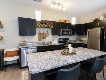 2 BR, 2 BA Apartment 8504 Mansion Hill Ave Unit 17, Madison, WI 53719
