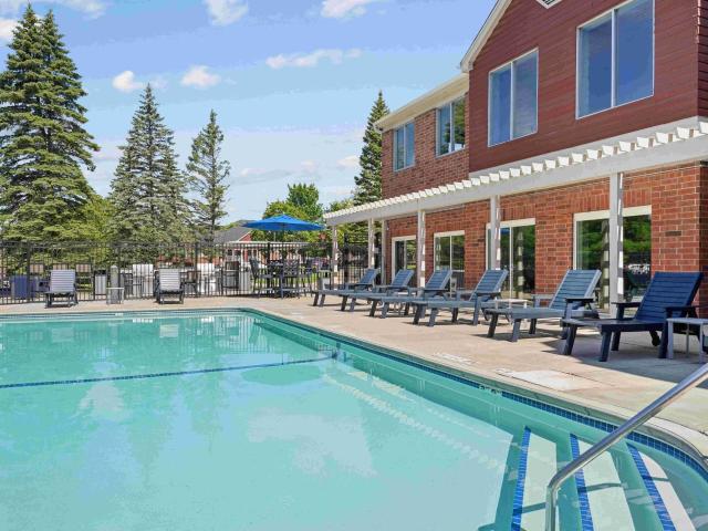 2 BR, 2 BA Apartment 8564 Magnolia Trail Unit 01 203, Eden Prairie, MN 55344