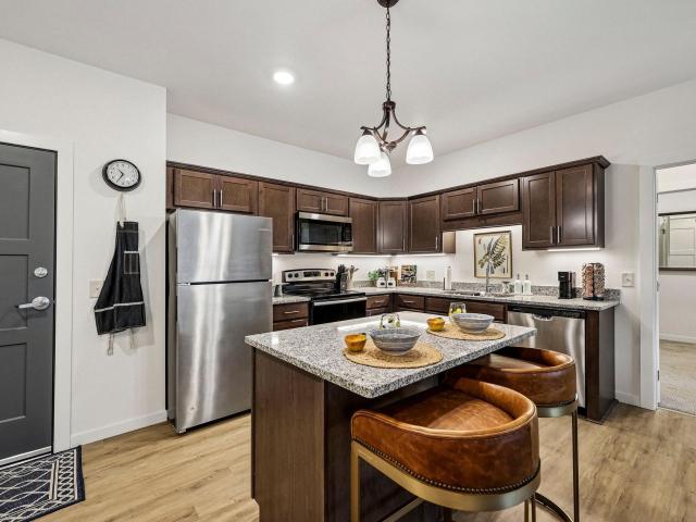 2 BR, 2 BA Apartment 8585 Groveland Ct Unit 2 220, Minneapolis, MN 55449