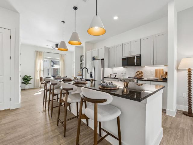 2 BR, 2 BA Apartment 8599 West University Drive Unit 18203, McKinney, TX 75071