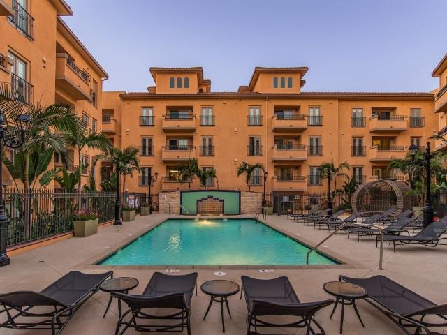 2 BR, 2 BA Apartment 8601 Lincoln Boulevard Unit 5 460, Los Angeles, CA 90045