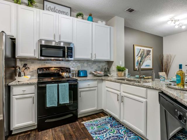 2 BR, 2 BA Apartment 8616 Gate Pkwy W Unit 4104, Jacksonville, FL 32216