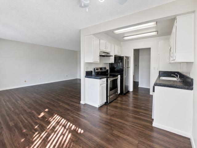 2 BR, 2 BA Apartment 8641 LAKE MURRAY BLVD SAN DIEGO, CA 92119