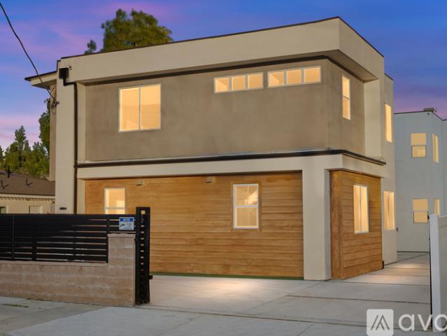 2 BR, 2 BA Apartment 8730 Etiwanda Avenue, Unit 4, Los Angeles, CA 91325