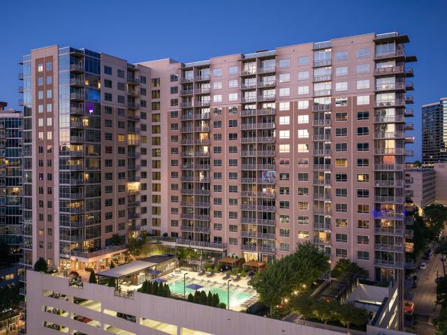 2 BR, 2 BA Apartment 880 West Peachtree Street Northwest Unit 2014, Atlanta, GA 30309