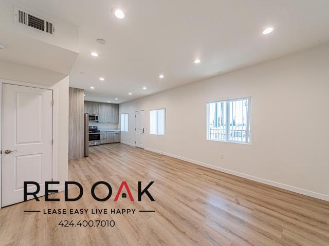2 BR, 2 BA Apartment 8827 Van Nuys Blvd, Panorama City, CA 91402