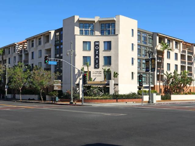 2 BR, 2 BA Apartment 888 North Alameda Street Unit 113W, Los Angeles, CA 90012