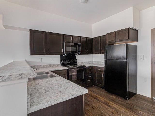 2 BR, 2 BA Apartment 8901 E Jefferson Ave Unit KE 15SW, Detroit, MI 48214