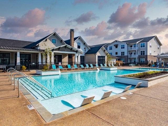 2 BR, 2 BA Apartment 8993 Crestwyn Hills Drive Unit 06 302, Memphis, TN 38125
