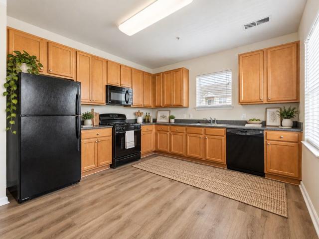 2 BR, 2 BA Apartment 8009 Cameryn Place Unit 306, Pasadena, MD 21122