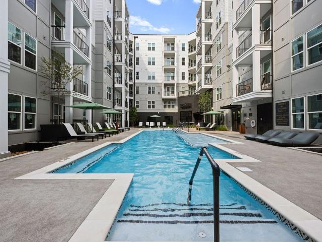 2 BR, 2 BA Apartment 800 16th Ave N Unit 445, Nashville, TN 37203