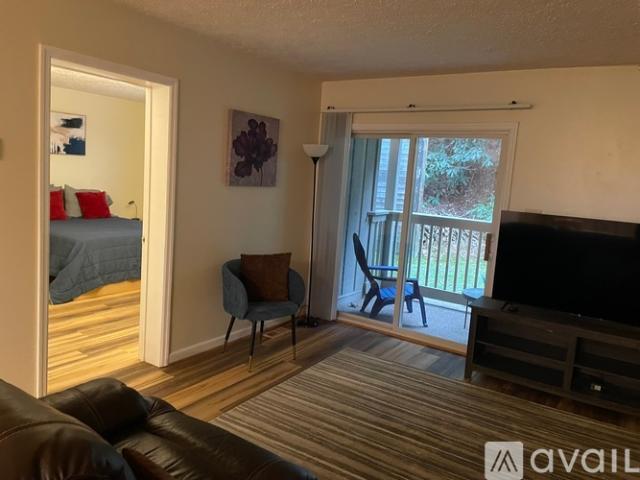 2 BR, 2 BA Apartment 800 Meadowview Dr, Unit 3, Boone, NC 28607