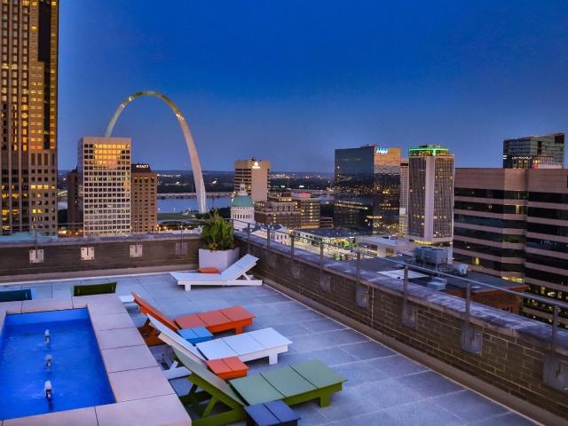 2 BR, 2 BA Apartment 800 Olive Street Unit 0804, Saint Louis, MO 63101