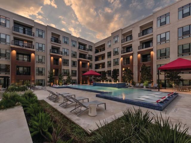 2 BR, 2 BA Apartment 801 Town and Country Ln Unit 405, Houston, TX 77024
