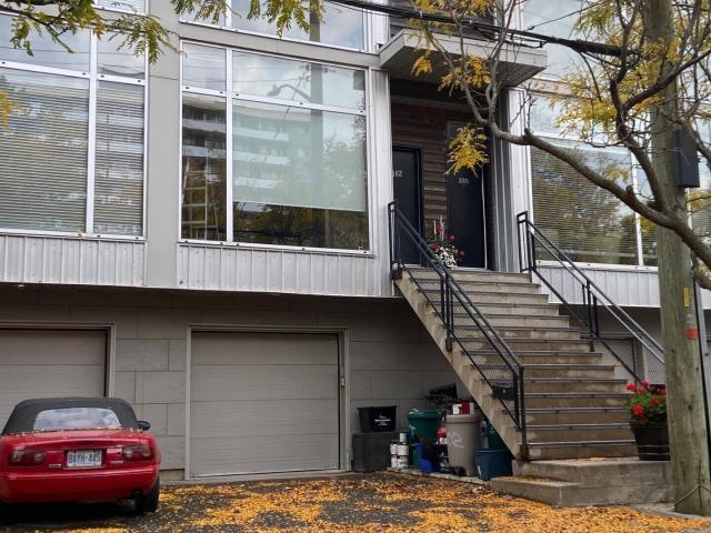 2 BR, 2 BA Apartment 802 High St, Ottawa, ON K2B 6C4, Ottawa, ON K2B 6C4