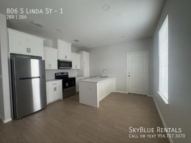 2 BR, 2 BA Apartment 806 S Linda St, Alton, TX 78573