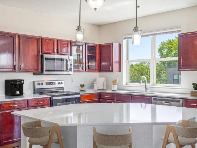 2 BR, 2 BA Apartment 808 Berry Street Unit 287, Saint Paul, MN 55114