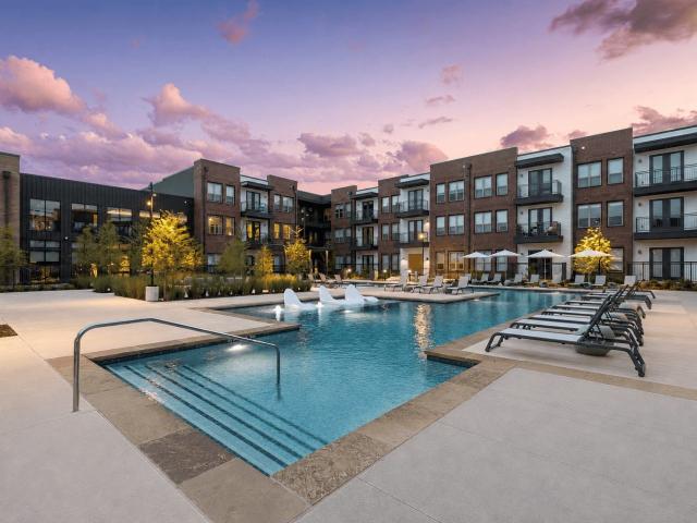 2 BR, 2 BA Apartment 8100 South Collins Street Unit 8304, Arlington, TX 76002