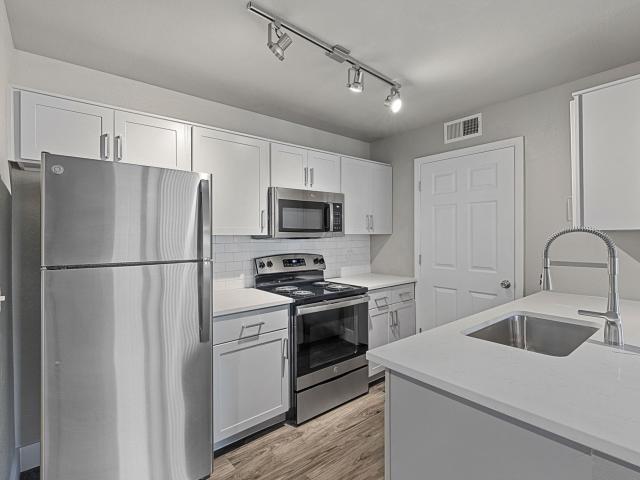 2 BR, 2 BA Apartment 815 North 52nd Street Unit 2265, Phoenix, AZ 85008