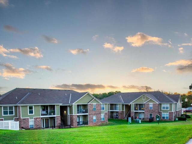 2 BR, 2 BA Apartment 8201 Renner Blvd Unit 813308, Lenexa, KS 66219