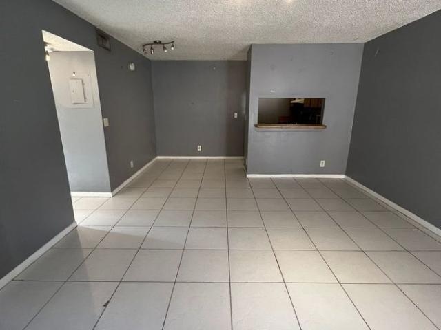 2 BR, 2 BA Apartment 821 Twin Lakes Drive 31H, Coral Springs, FL 33071