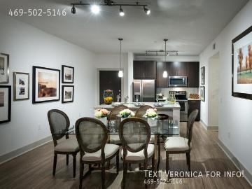 2 BR, 2 BA Apartment 8250 Meadow Rd, Dallas, TX 75231