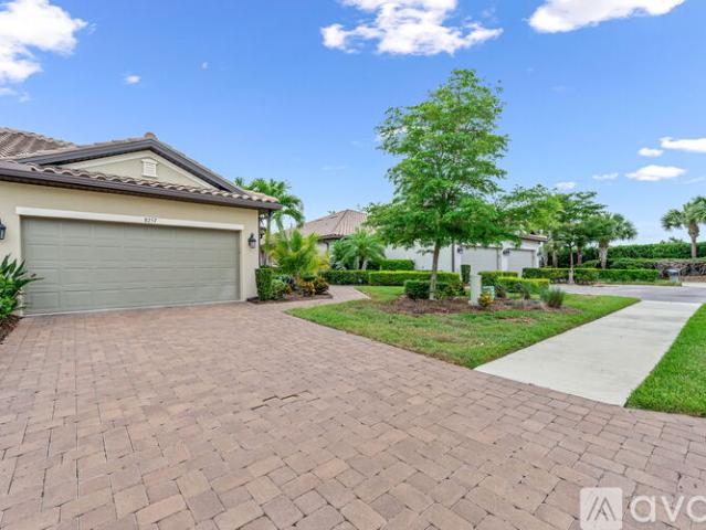 2 BR, 2 BA Apartment 8257 Lucello Terrace W, Naples, FL 34114