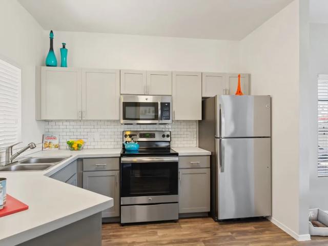 2 BR, 2 BA Apartment 825 W Queen Creek Rd Unit 02 1015, Chandler, AZ 85248