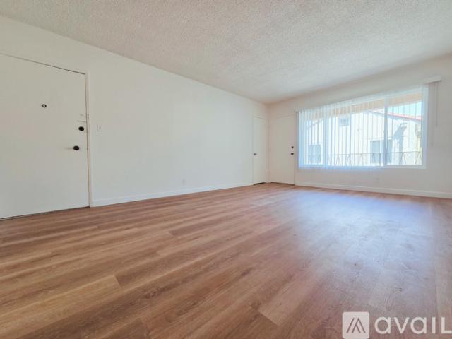 2 BR, 2 BA Apartment 830 S Crenshaw Blvd, Unit 7, Los Angeles, CA 90005