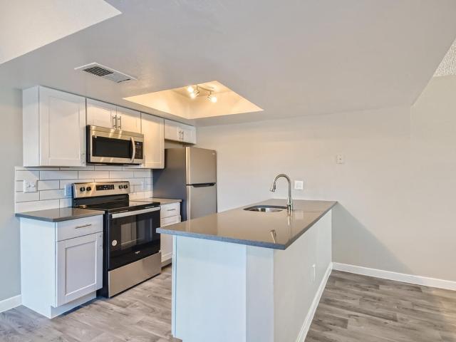 2 BR, 2 BA Apartment 945 W Broadway Road Unit 2075, Mesa, AZ 85210