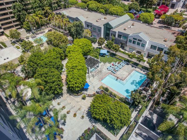 2 BR, 2 BA Apartment 950 S Flower Street Unit 00 0406, Los Angeles, CA 90015