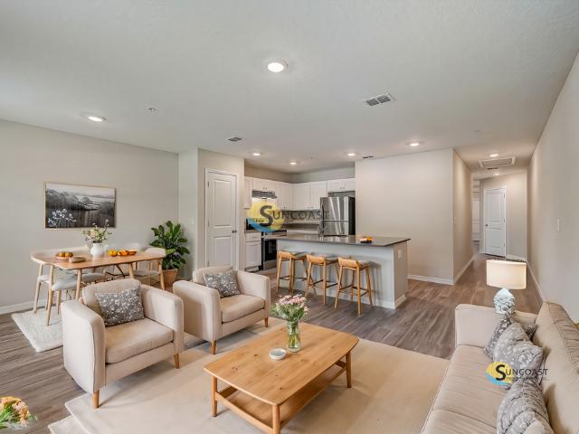 2 BR, 2 BA Apartment 9548 Hood Rd, Jacksonville, FL 32257