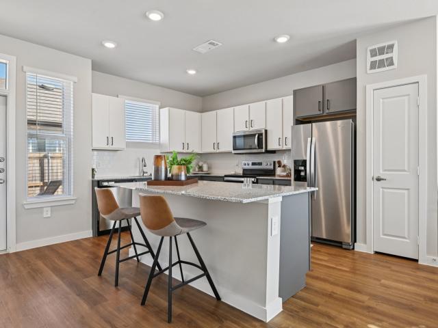 2 BR, 2 BA Apartment 9701 Theo Trail Unit 9205, Fort Worth, TX 76123