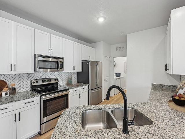 2 BR, 2 BA Apartment 9703 Avellino Ave Unit 01124, Orlando, FL 32819