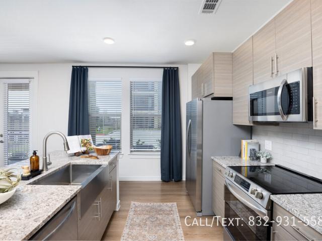 2 BR, 2 BA Apartment 9777 Barker Cypress Rd, Cypress, TX 77433