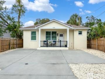2 BR, 2 BA Apartment 979 11 Th Avenue South, St. Petersburg, FL 33705