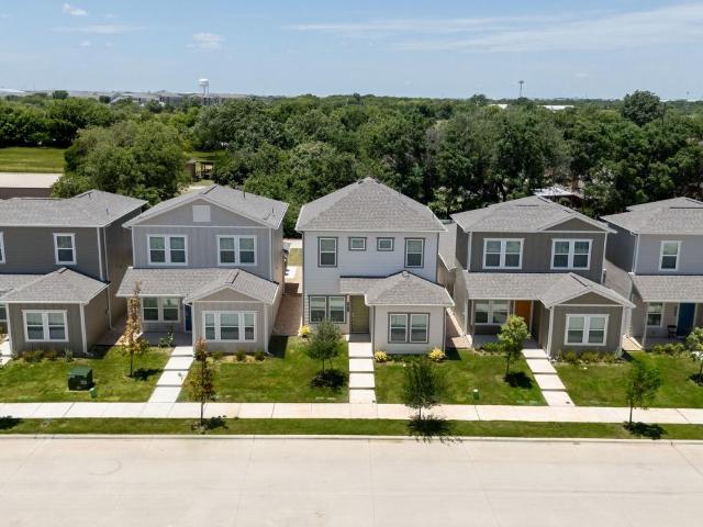 2 BR, 2 BA Apartment 9004 Apple Orchard Lane Unit 9109 Grapefruit Lane, Fort Worth, TX 76140