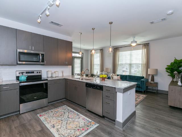 2 BR, 2 BA Apartment 900 Crest Village Circle Unit 5212, Flowery Branch, GA 30542