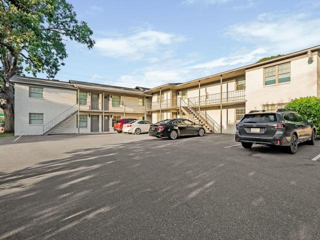 2 BR, 2 BA Apartment 901 38th Street South Unit 2, Birmingham, AL 35222