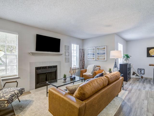 2 BR, 2 BA Apartment 901 East Greenway Glen Dr Unit 0416, Arlington, TX 76012