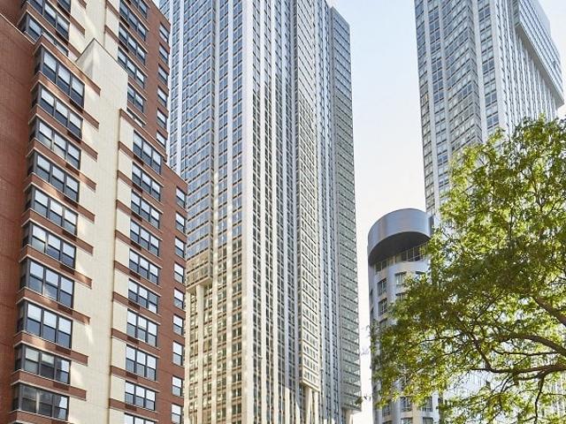 2 BR, 2 BA Apartment 90 Christopher Columbus Drive Unit 3510, Jersey City, NJ 07302